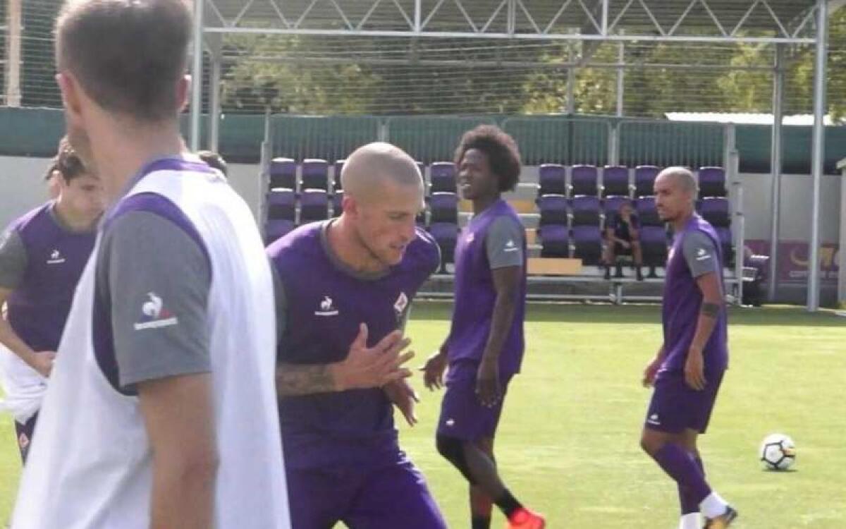 Biraghi: "Bisogna creare un grande gruppo in un momento cosi di tensione. Forza viola" - 