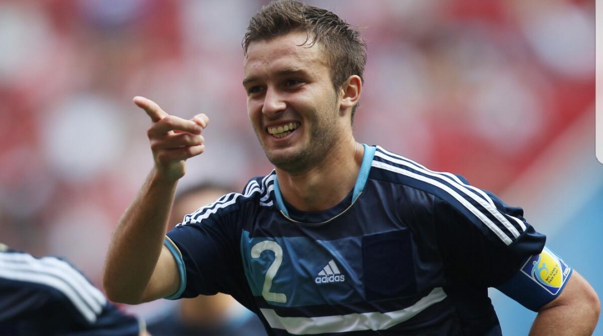 Lo Zenit di Roberto Mancini cerca di rubare Pezzella alla Fiorentina. Club viola in netto vantaggio - 