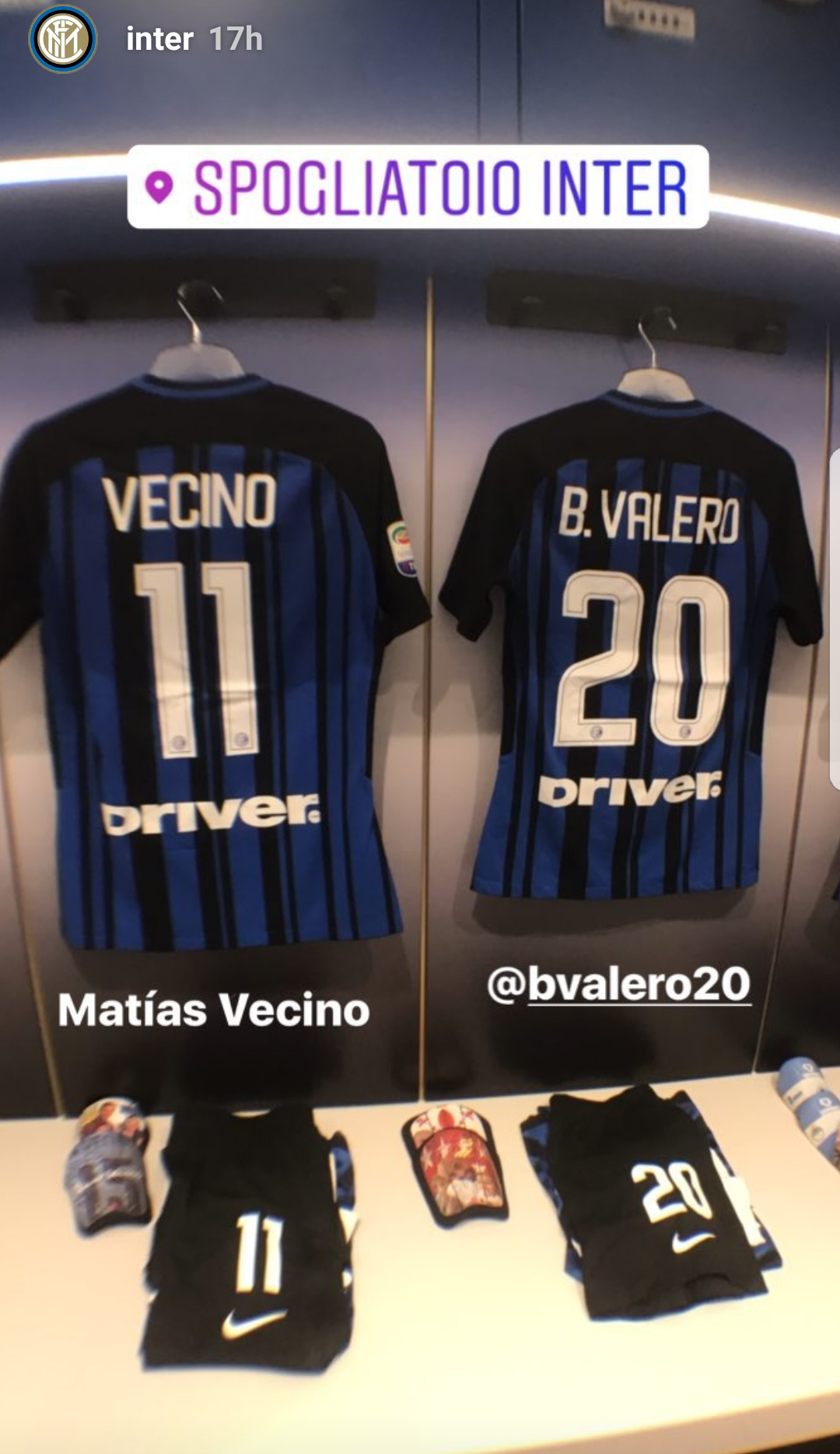 Vecino e Borja, i due ex con il viola addosso. E sui parastinchi di Borja Valero il segno dell'amore verso la Fiorentina