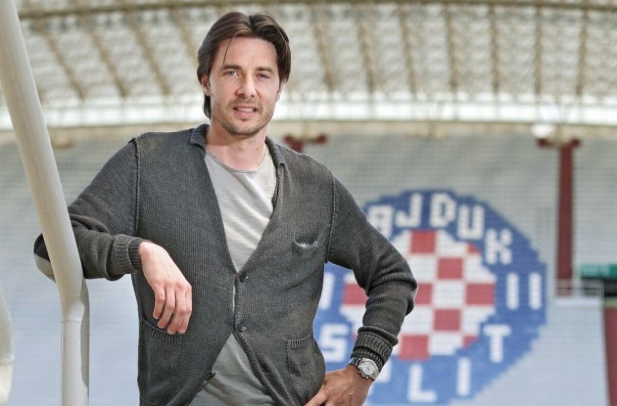 Bjelanovic: ''Badelj? Dopo il cambio agente può rinnovare con la Fiorentina. Quello di prima faceva guerra alla società'' - 