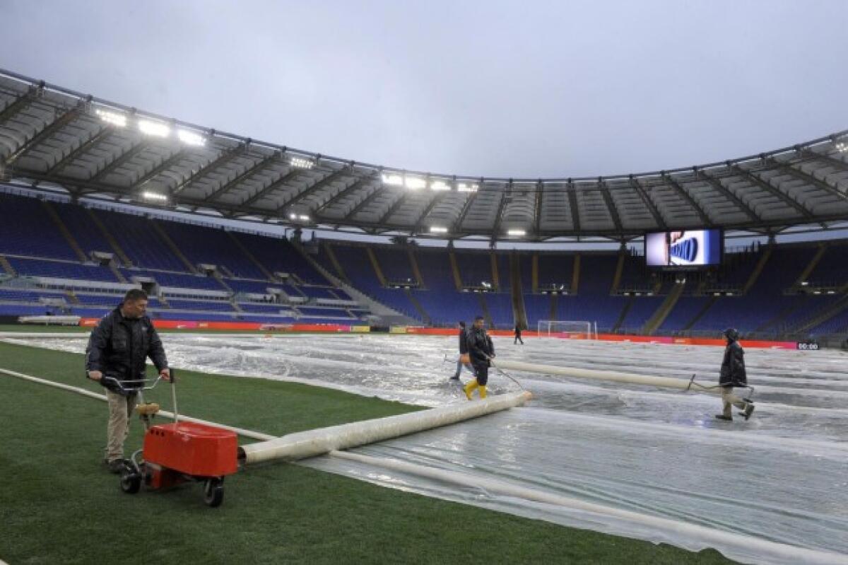 Piove a Roma, rinviata di un ora Lazio - Milan. Lo ha deciso il prefetto dopo aver valutato bene la situazione - 