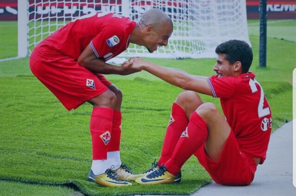 LA FIORENTINA RACCHIUSA IN DUE GESTI SIMBOLO. QUESTA SQUADRA HA DUE VALORI IN PIÙ RISPETTO ALLO SCORSO ANNO - 