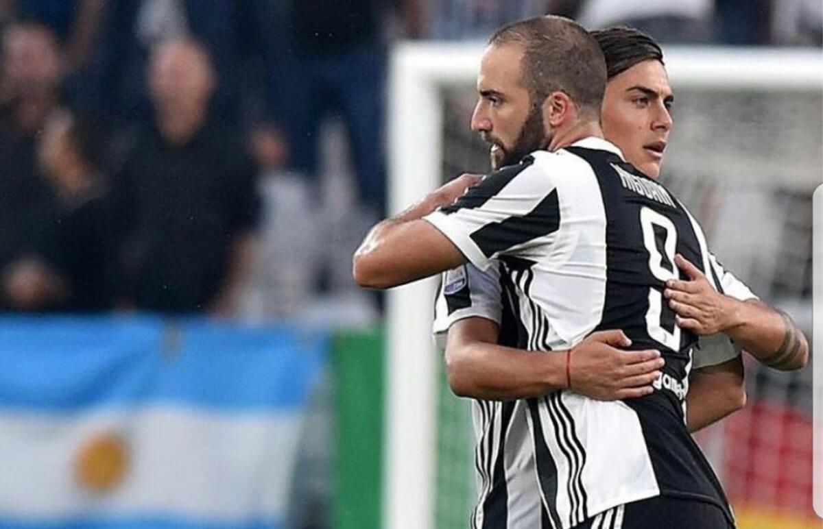 La Juventus vince in casa contro il Chievo 3-0. Panchina per Tomovic e qualche minuto per Bernardeschi - 