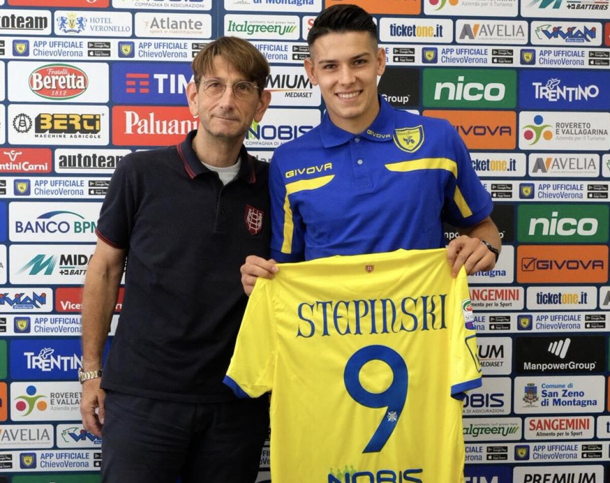 Stepinski: "Archiviamo la partita di Cagliari e pensiamo subito alla Fiorentina, vogliamo vincere" - 