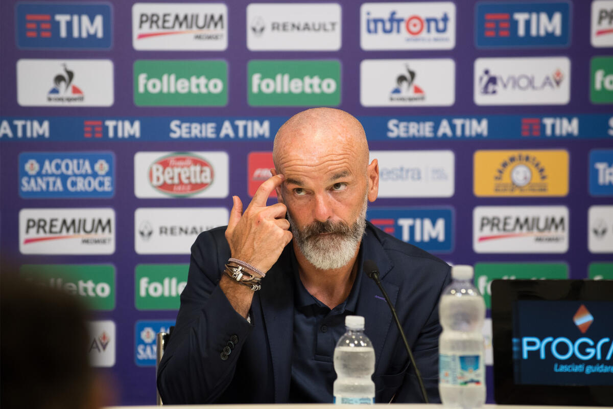 FACCE DISTESE E POSITIVITÁ. LA CONFERENZA STAMPA DI PIOLI TRA CERTEZZE E QUALCHE DUBBIO... - Firenze, stadio Artemio Franchi, 27.08.2017, Fiorentina-Sampdoria, Foto Fiorenzo Sernacchioli. Copyright Labaroviola.com Stefano Pioli
