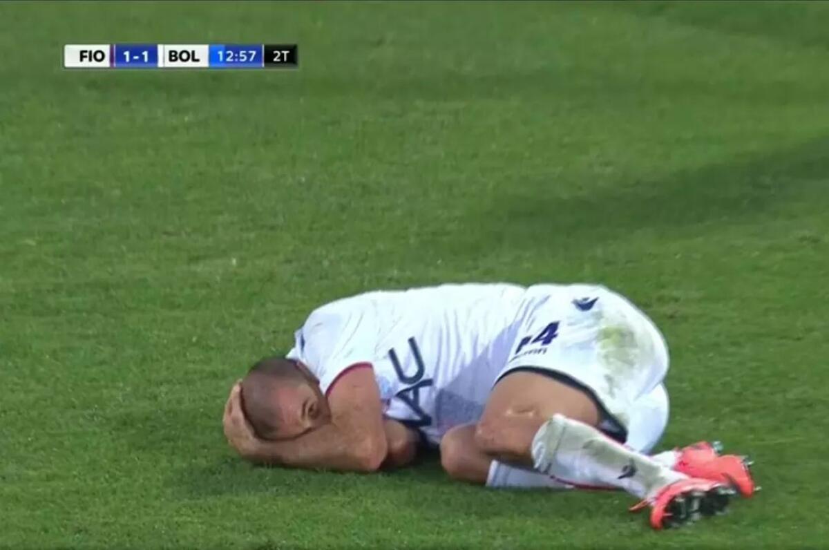 Rodrigo Palacio e una simulazione smascherata dalle telecamere contro la Fiorentina. Ma l'arbitro... - 