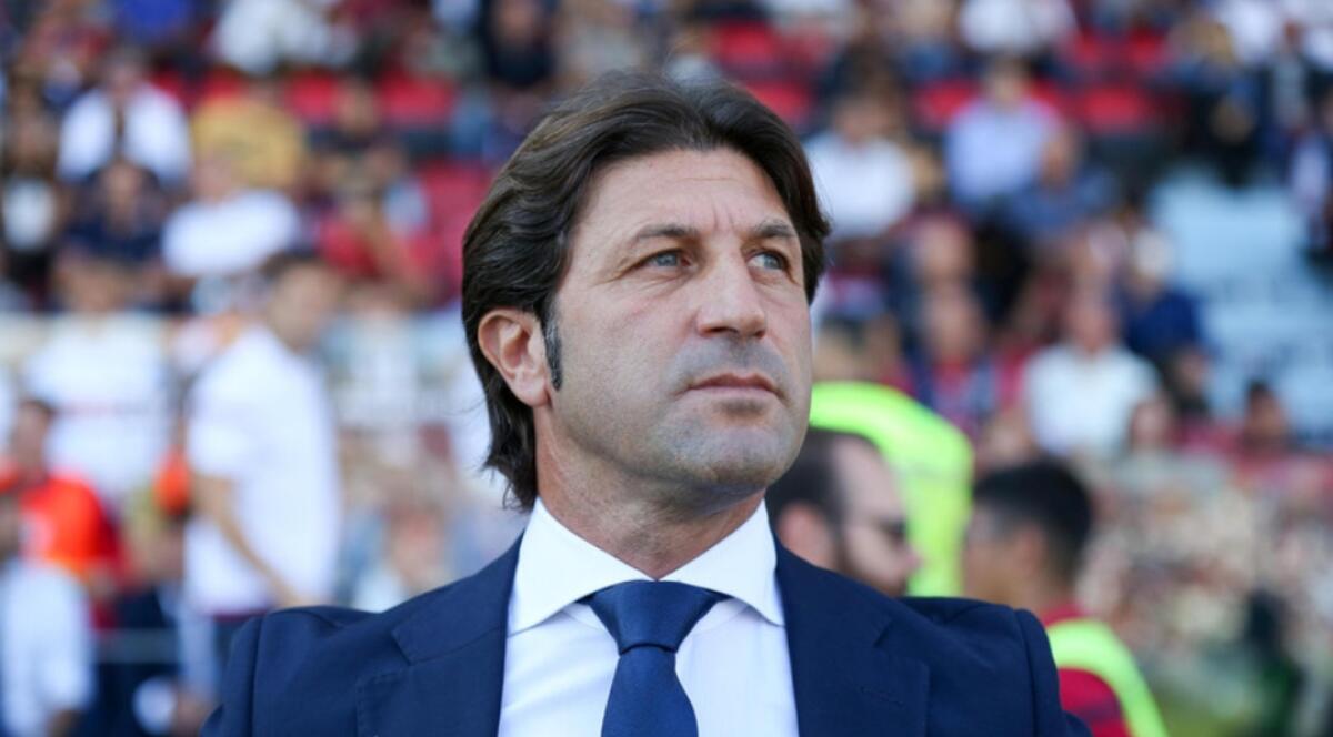 Il Cagliari esonera Massimo Rastelli. Decisiva la sconfitta contro il Genoa, al suo posto Oddo o Iachini - 