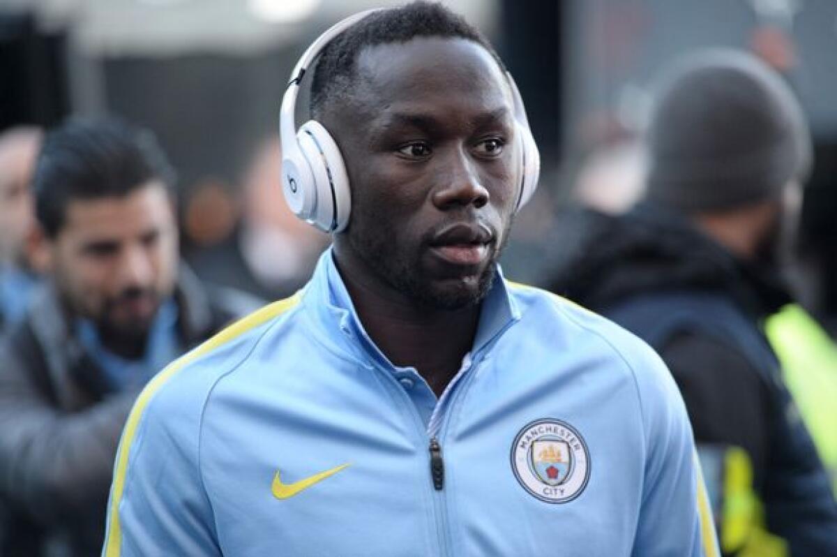 Terzino, svincolato, ama l'Italia: l'ex City Sagna si offre per giocare da noi. "Non è una questione di soldi, ma di ambizioni''... - 