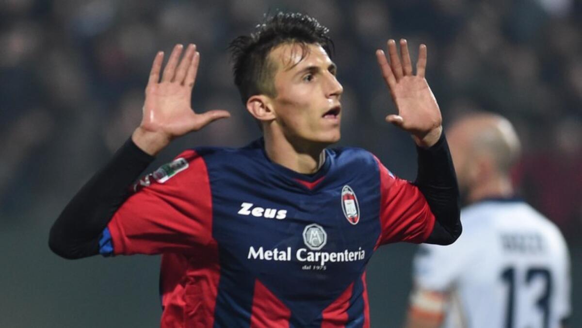 Avvio shock della Fiorentina. Budimir e Trotta portano sul 2-0 il Crotone dopo 17' minuti - 
