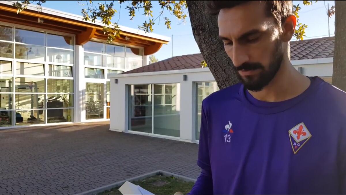 VIDEO, Astori legge Anna Frank. Un messaggio chiaro della Fiorentina e del suo capitano al centro sportivo - 