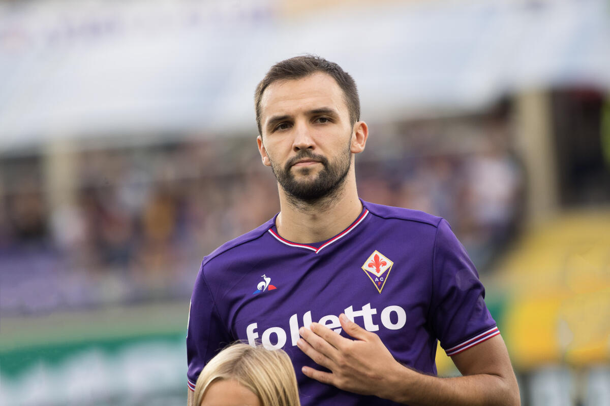 Corvino apre al rinnovo di Badelj. La risposta di giocatore e procuratore è ancora incerta.. - Firenze, stadio Artemio Franchi, 16.09.2017, Fiorentina-Bologna, Foto Fiorenzo Sernacchioli. Copyright Labaroviola.com Badelj