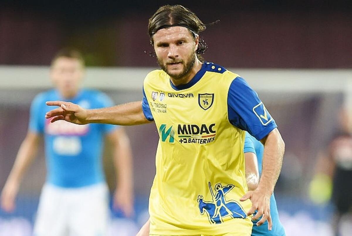 Hetemaj: "Sono troppi anni che non vinciamo contro i Viola, ma non abbiamo paura" - during the Serie A match between SSC Napoli and AC ChievoVerona at Stadio San Paolo on September 24, 2016 in Naples, Italy.