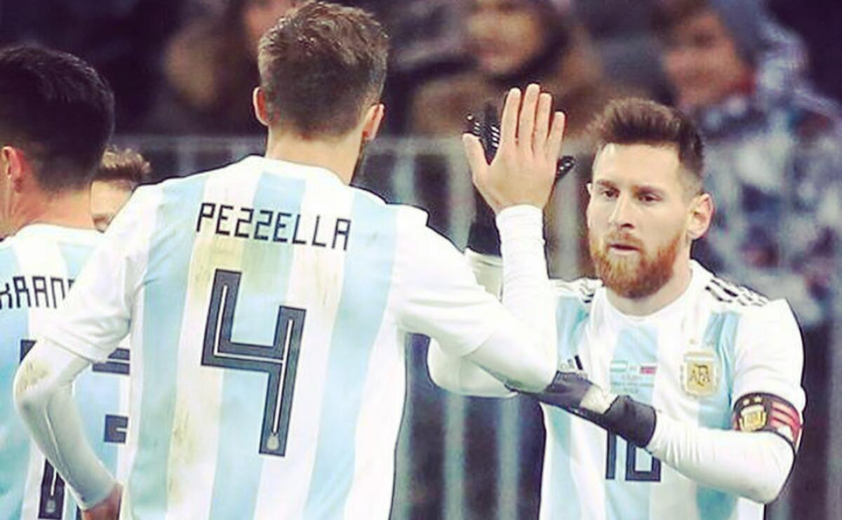FOTO, esordio vincente per Pezzella da titolare con la maglia dell'Argentina contro la Russia - 