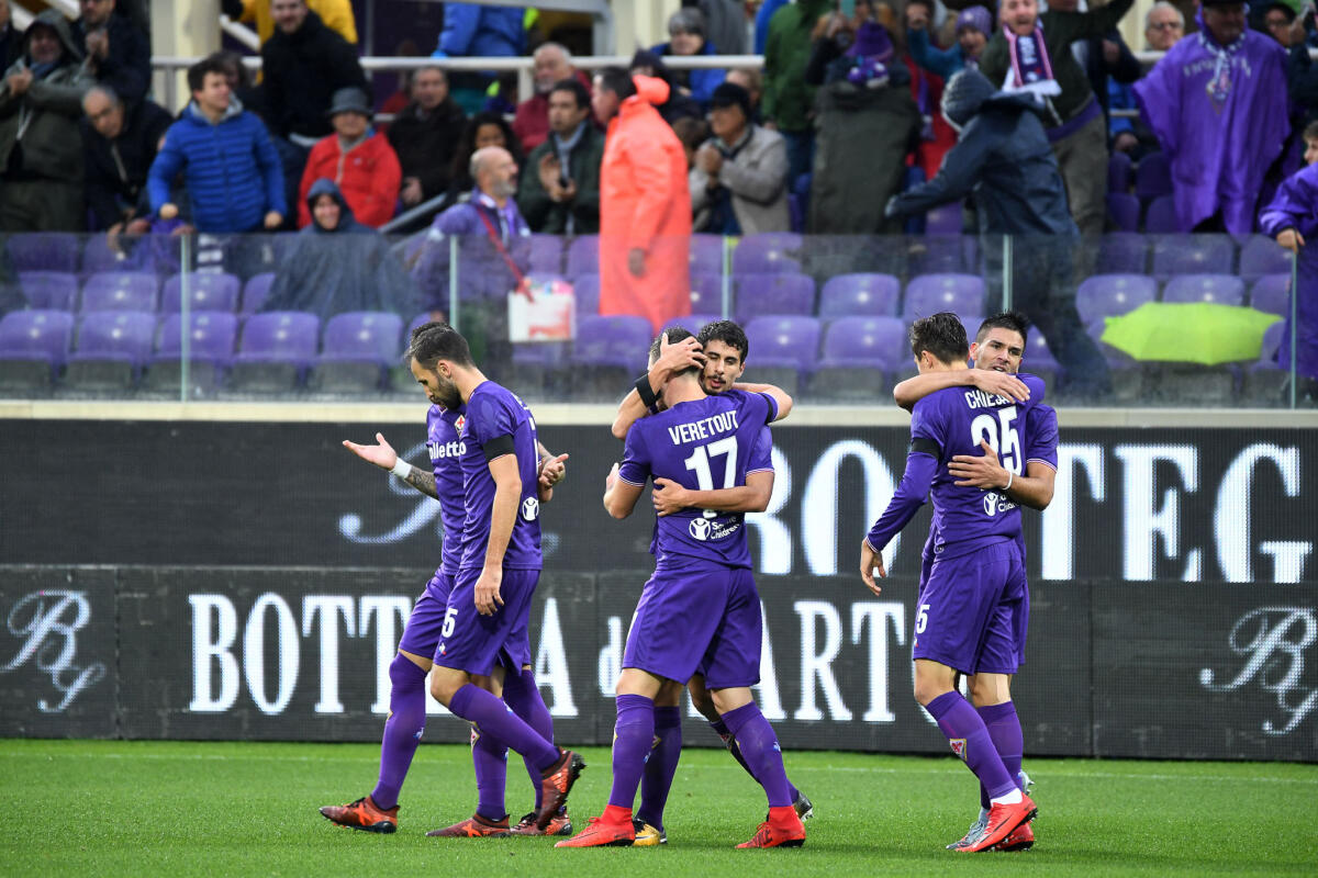 Benedetto Ferrara scrive: " Al di là degli arcobaleni dipinti in cielo dal presidente esecutivo, la Fiorentina sta iniziando a credere in se stessa. Oggi a Napoli..." - Firenze, stadio Artemio Franchi, 5.11.2017, Fiorentina-Roma, Foto Fiorenzo Sernacchioli. Copyright Labaroviola.com