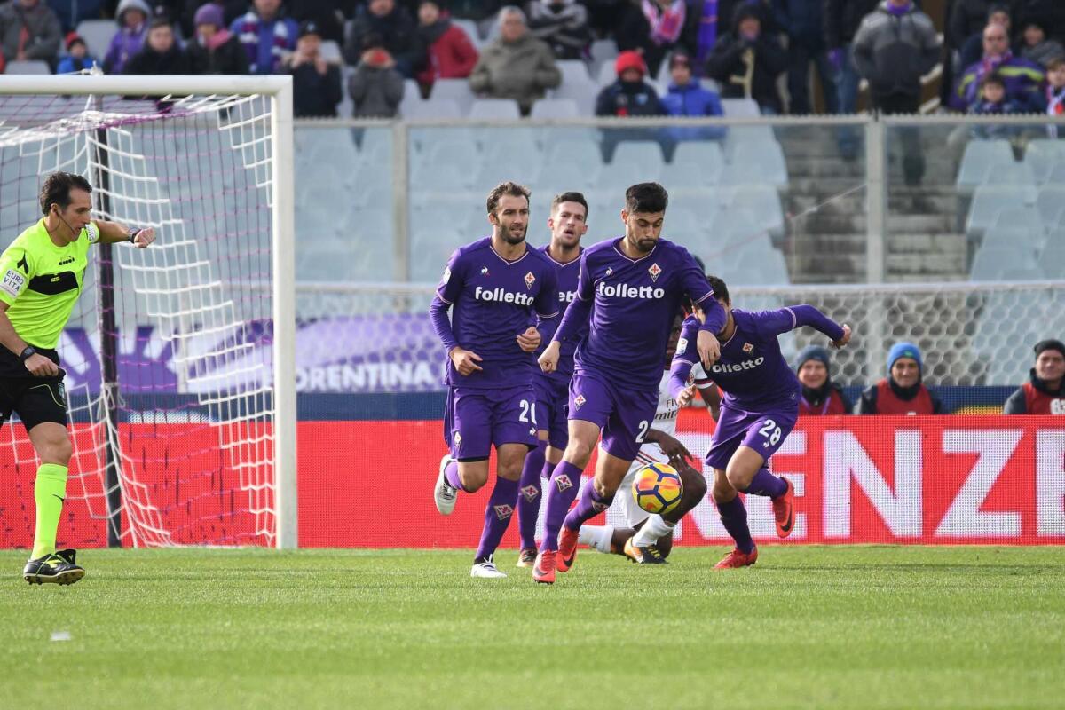 Non basta Simeone. Chalanoglu pareggia subito ed il 2017 viola termina con un pari - Firenze, stadio Artemio Franchi, 30.12.2017, Fiorentina-Milan, Foto Fiorenzo Sernacchioli. Copyright Labaroviola.com