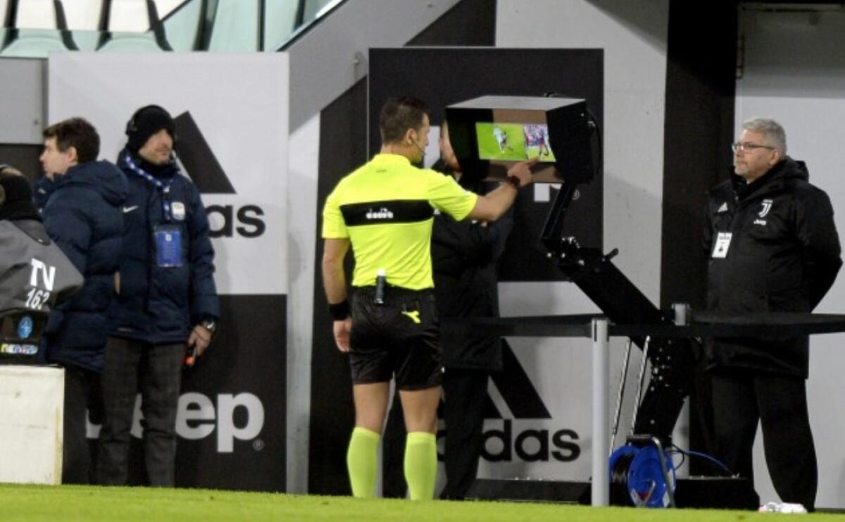 Fermato Doveri per gli sbagli commessi in Juventus-Torino, bloccato per due turni. Ha sbagliato nonostante il Var - 