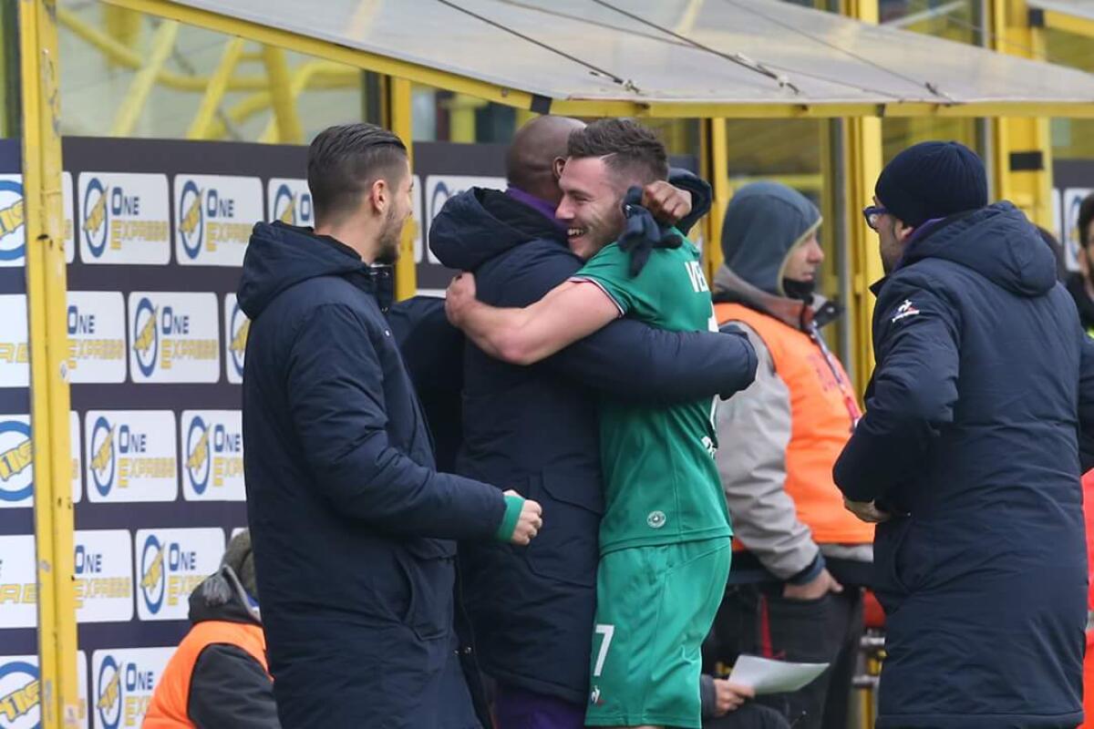 PAGELLE VIOLA: SULLE ALI DI CHIESA E VERETOUT LA FIORENTINA SBANCA BOLOGNA. - 