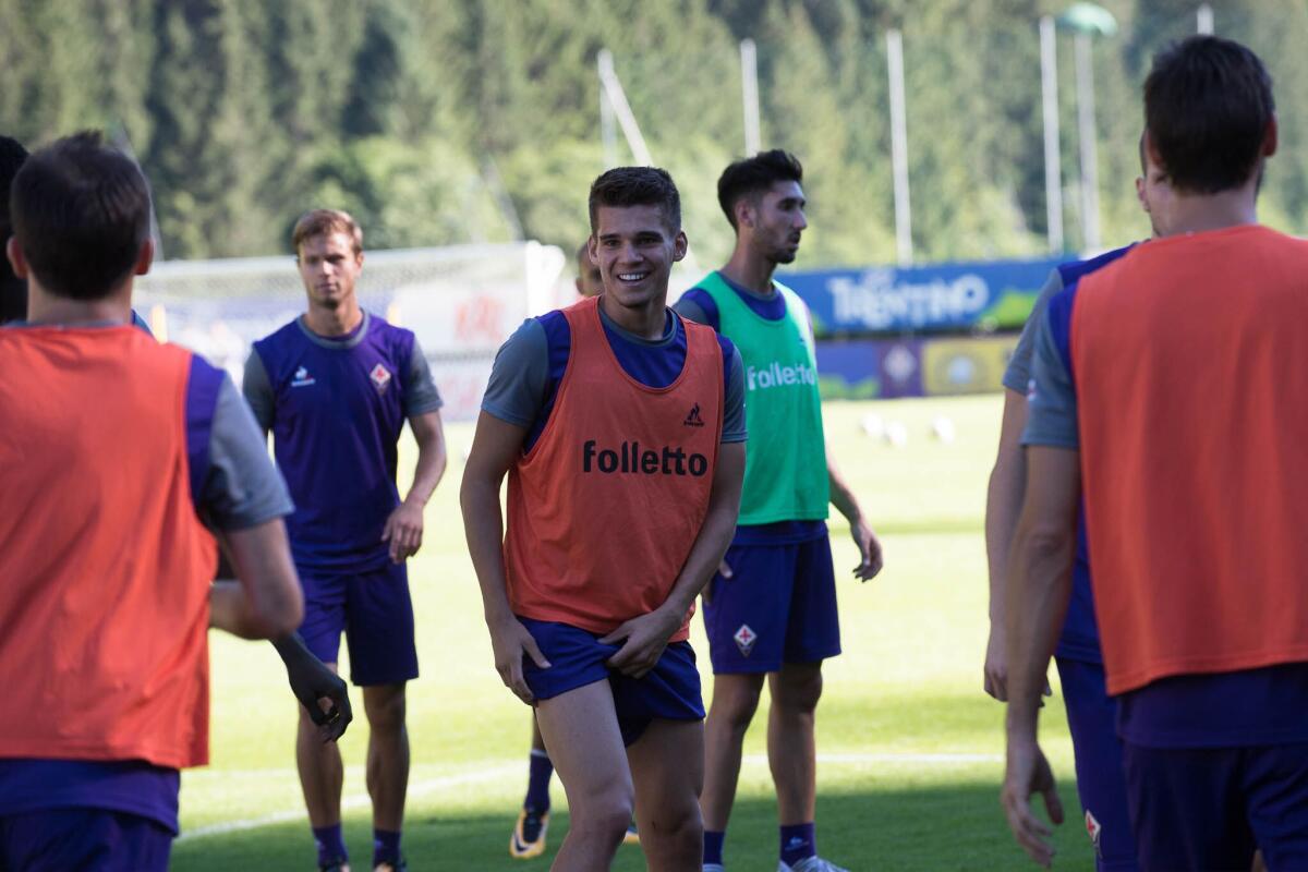 In Romania Hagi segna e decide la partita contro la Juventus. Il gol... - Moena, Ritiro della Fiorentina 16.07.2017, Foto Fiorenzo Sernacchioli. Copyright Labaroviola.com