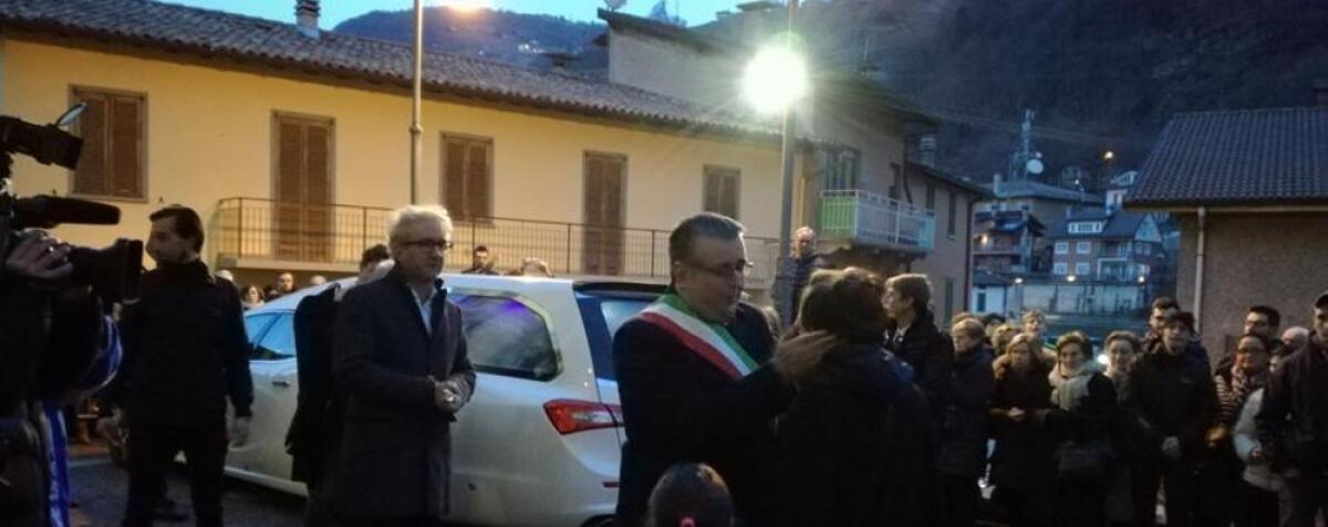 Davide è tornato a casa, il feretro accolto da centinaia di persone a San Pellegrino Terme - 