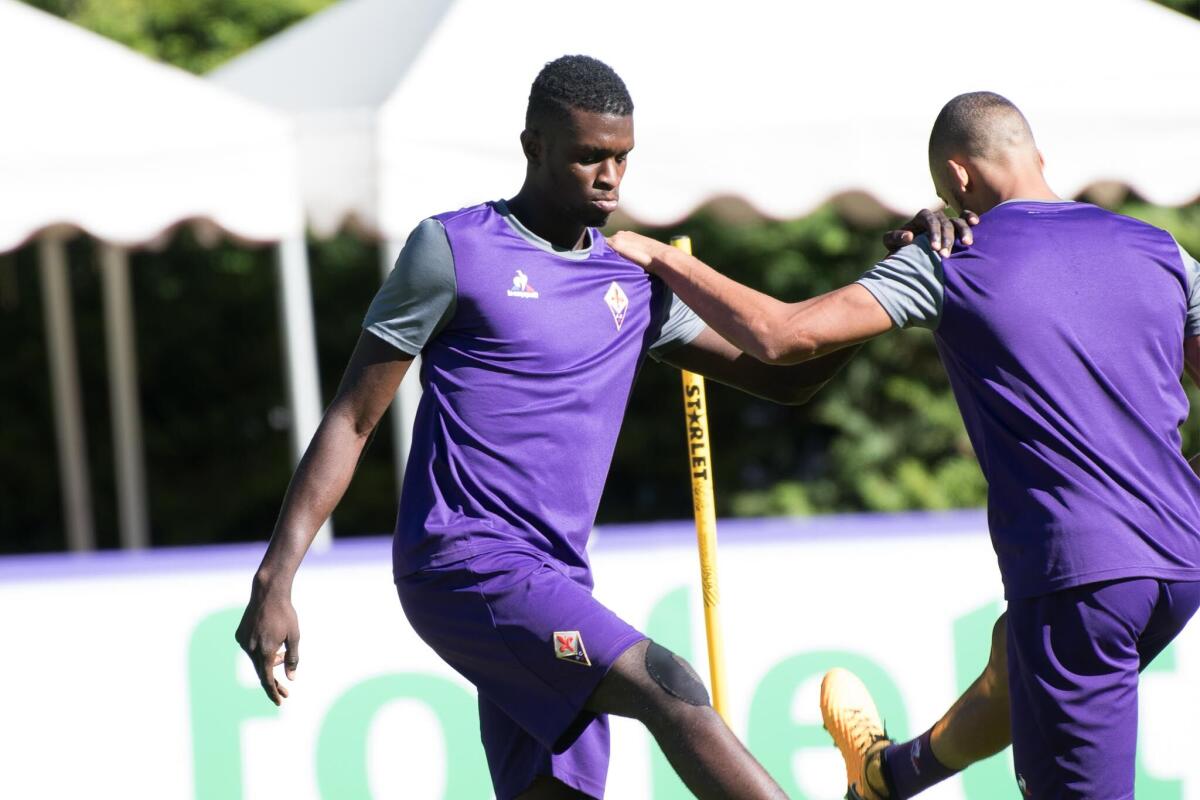 Diakhatè, il rigore della discordia, la panchina si infuria, Sottil non esulta... - Moena, Ritiro della Fiorentina 16.07.2017, Foto Fiorenzo Sernacchioli. Copyright Labaroviola.com