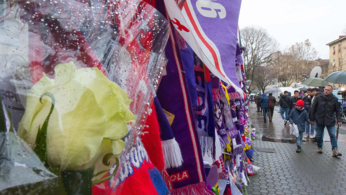 Il muro del pianto in onore di Astori non verrà rimosso. La società pensa alle possibili soluzioni - 