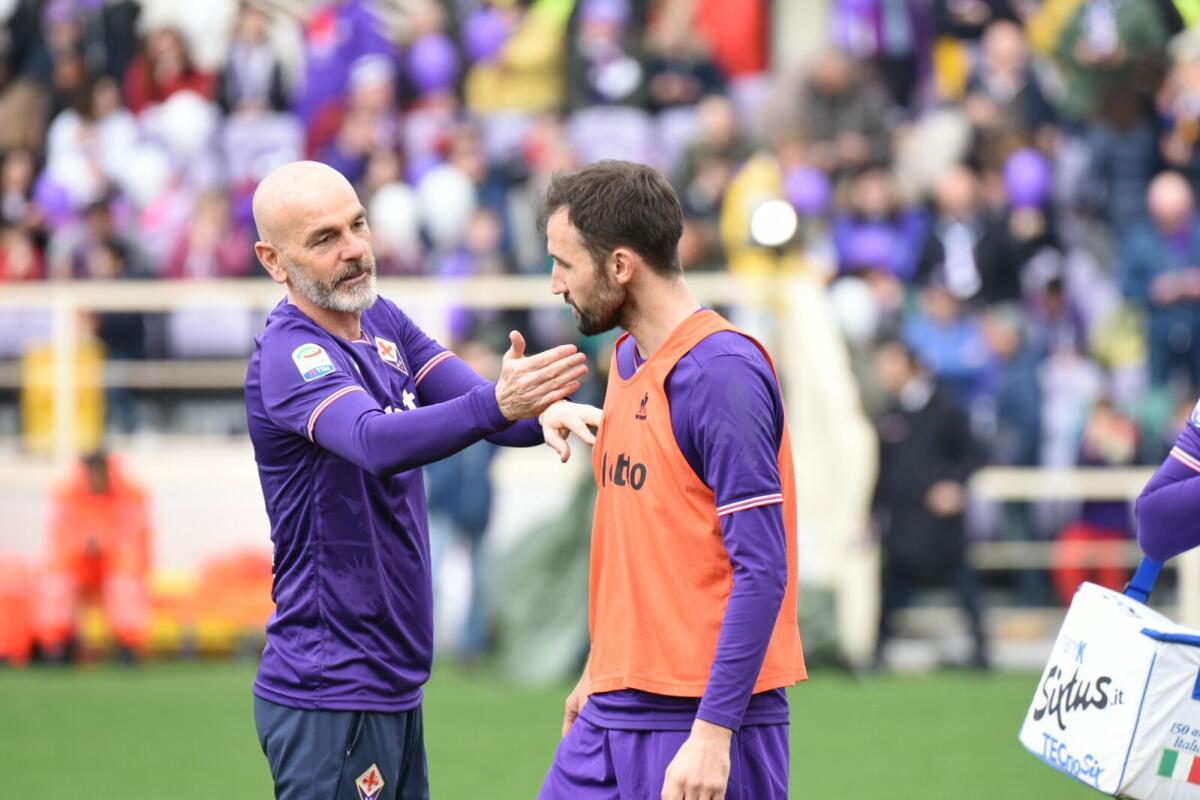 Badelj: "Astori resterà la nostra luce. Firenze ci sta facendo vedere la sua anima" - Firenze, stadio Artemio Franchi, 11.03.2018 Fiorentina-Benevento, Foto Fiorenzo Sernacchioli. Copyright Labaroviola.com  Badelj con Pioli