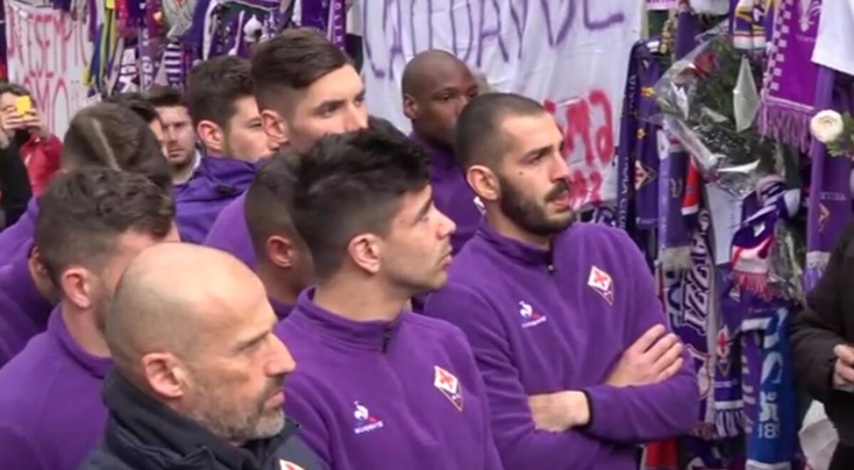 Annullato l'allenamento della Fiorentina del pomeriggio. La squadra vuole essere a Coverciano per Astori - 