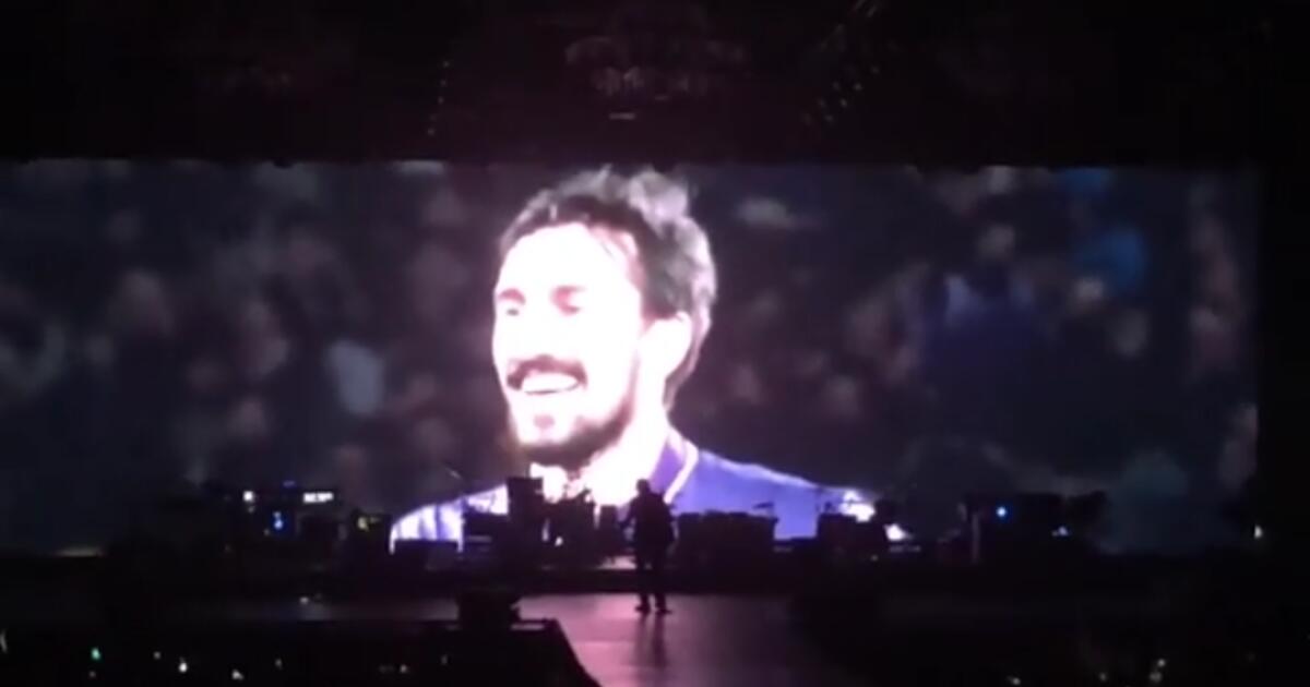 Jovanotti ricorda Astori nel suo concerto a Firenze - 