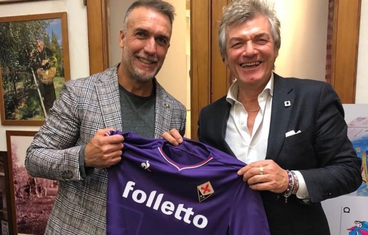 FOTO, Antognoni e Batistuta con la maglia viola, la storia della Fiorentina in una sola foto - 