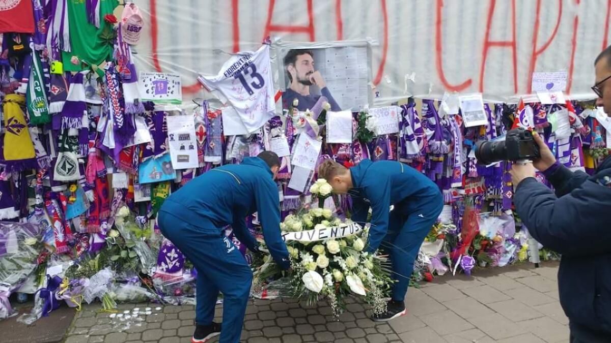 La primavera della Juventus omaggia Astori fuori dal Franchi - 