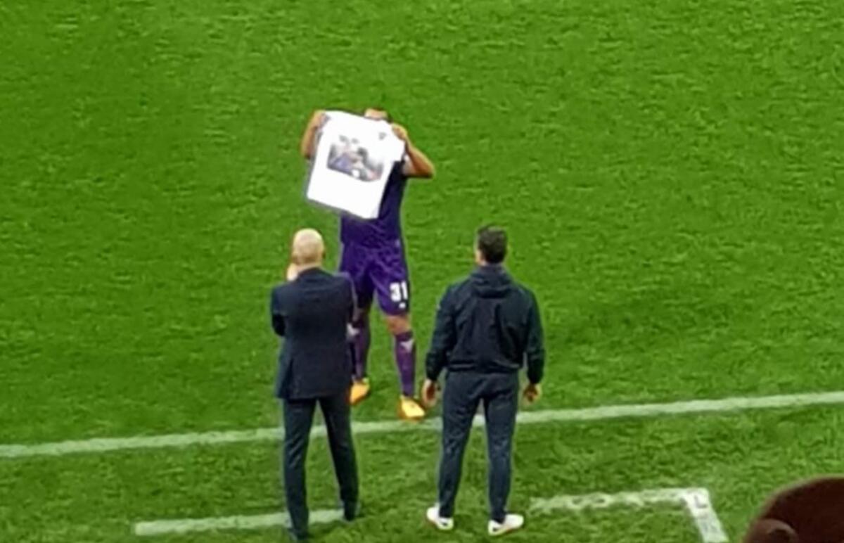 Vitor Hugo: "Non possiamo più giocare con te,  ma giocheremo d'ora in poi, per te Asto." - 