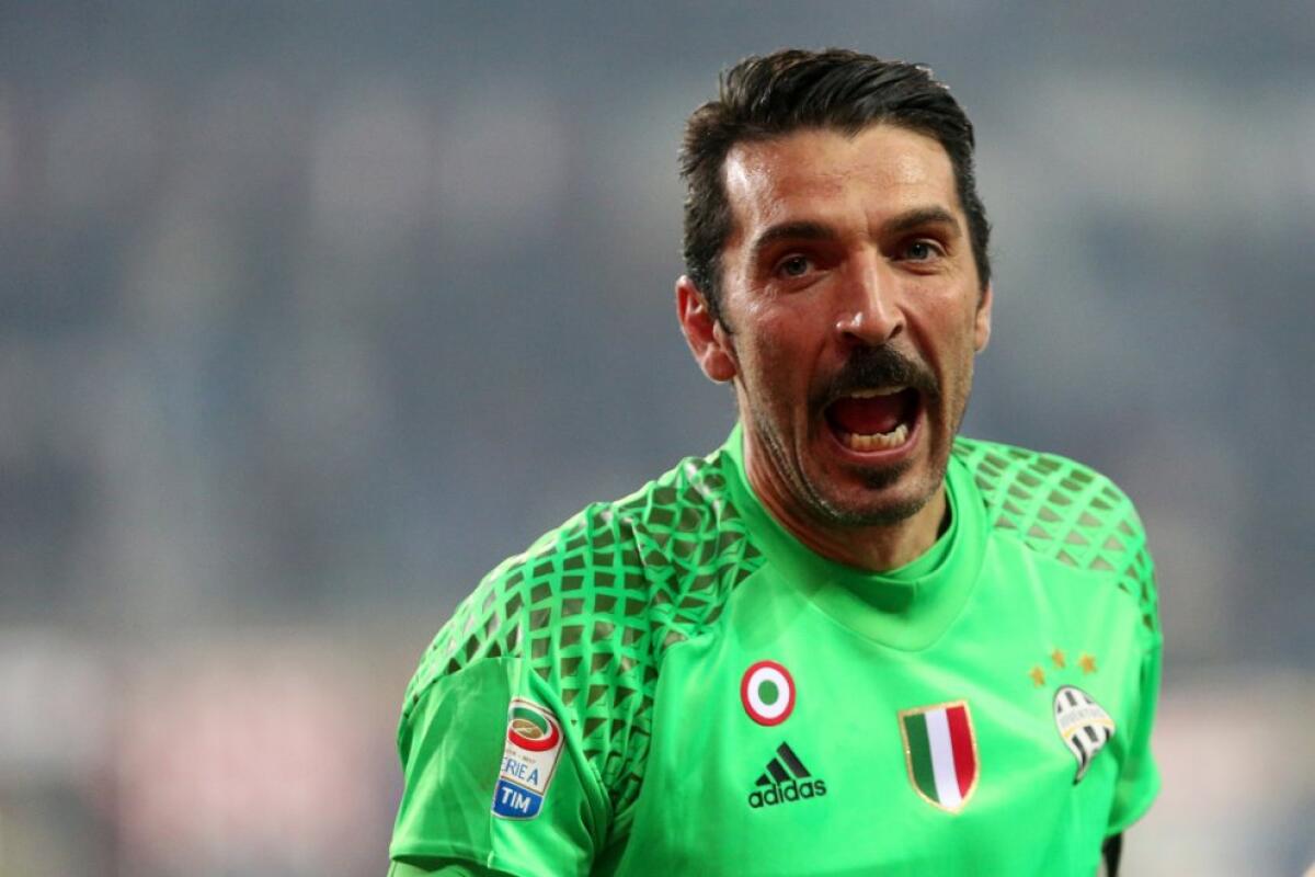 Buffon: "Kane come Batistuta, il paragone ci sta tutto. Hanno la stessa forza e senso del gol" - 