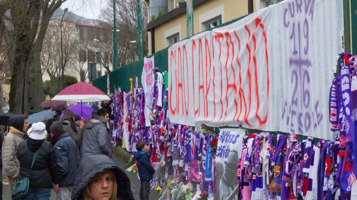 VIDEO, Jovanotti canta per Astori. Lo celebra la Fiorentina: "Son sempre i migliori che partono" - 