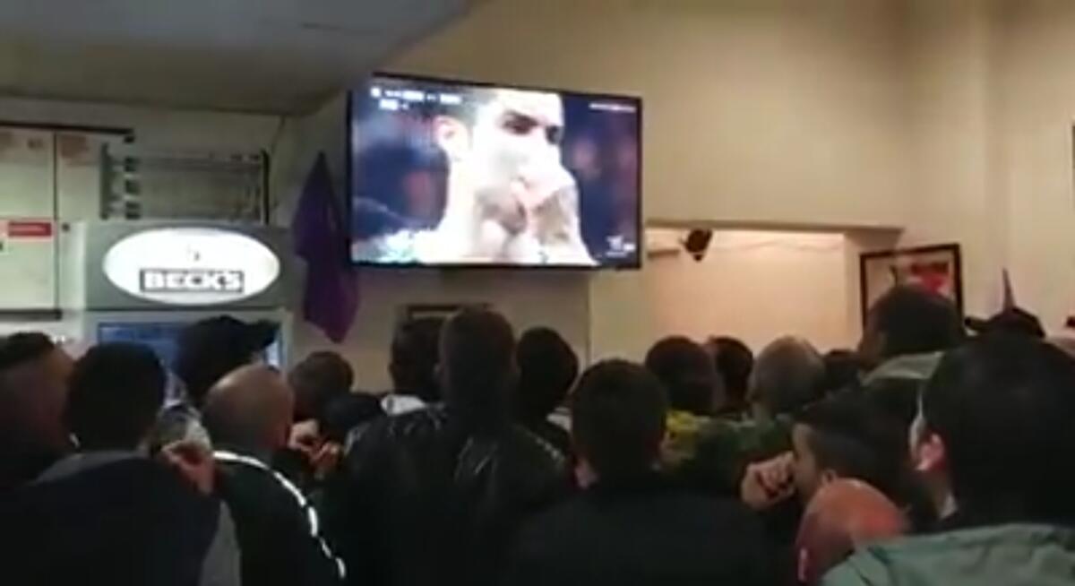 VIDEO, La reazione dei tifosi viola al gol di Ronaldo. È delirio davanti al televisore - 