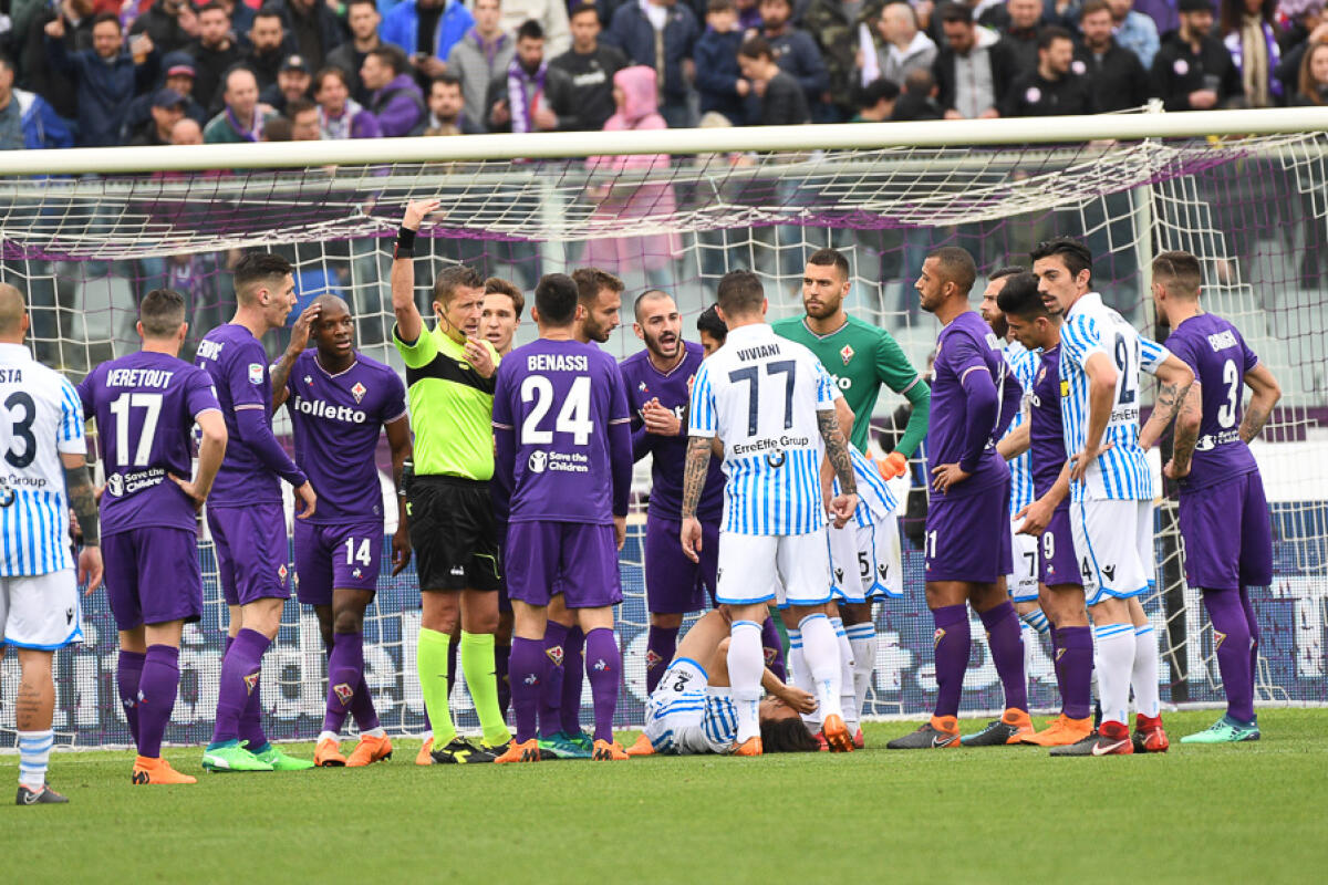 PAGELLE VIOLA: SIMEONE NON TROVA LA PORTA, BENE HUGO E CHIESA... - Firenze, stadio Artemio Franchi, 15.04.2018, Fiorentina-Spal, Foto Fiorenzo Sernacchioli. Copyright Labaroviola.com Proteste