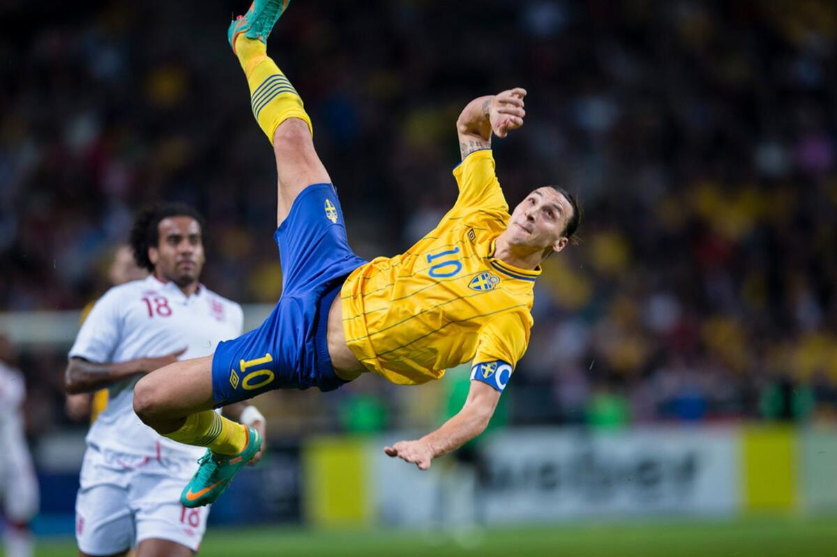 Ibrahimovic la tocca piano: "CR7 bravo, ma provi a farlo da 40 metri.." - 