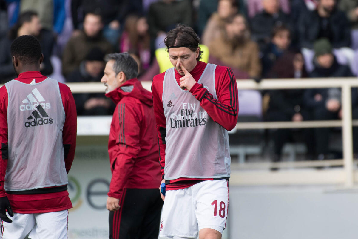 Montolivo ristabilisce la parità numerica e viene espulso. Al 30’ Atalanta-Milan 0-1 - Firenze, stadio Artemio Franchi, 30.12.2017, Fiorentina-Milan, Foto Fiorenzo Sernacchioli. Copyright Labaroviola.com Montolivo