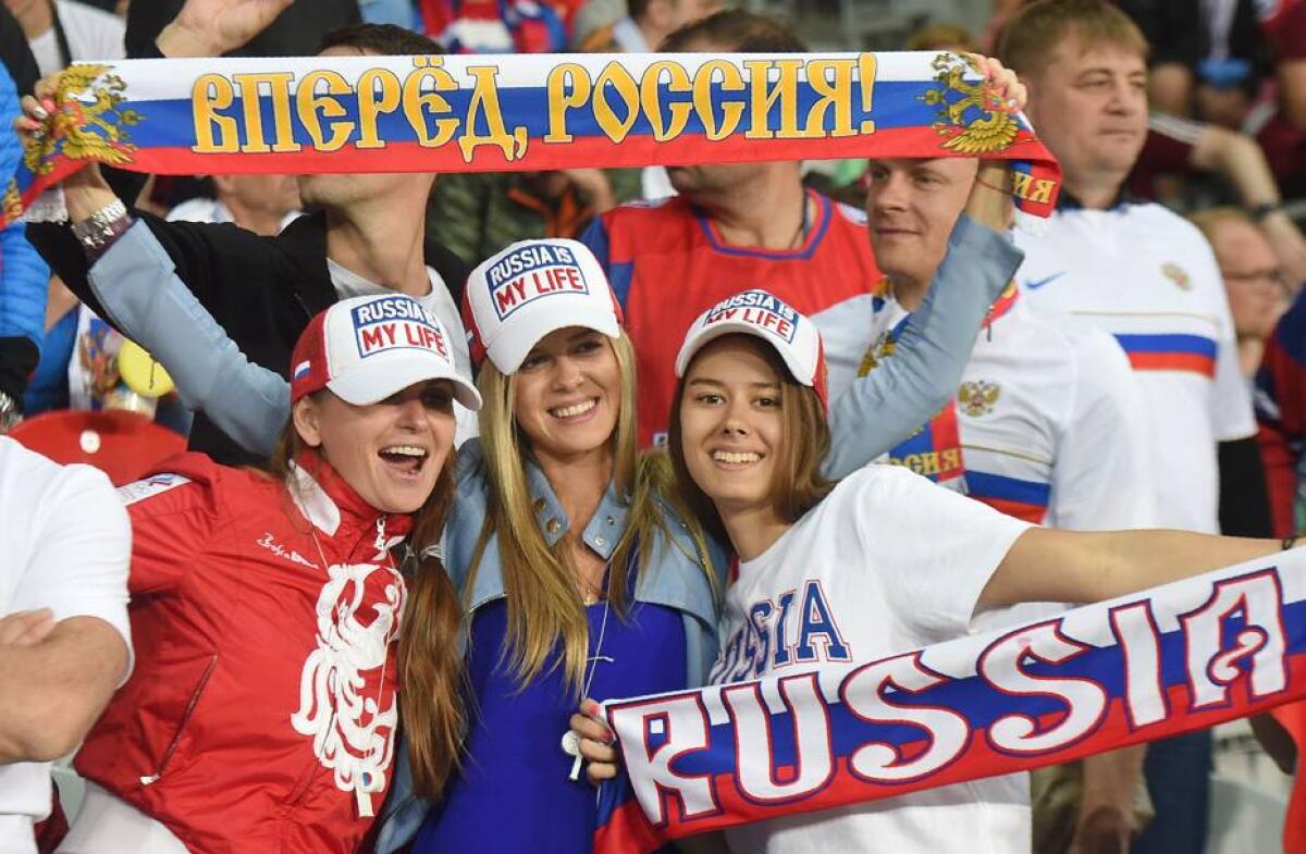 "Come sedurre le russe", bufera sul manuale della Federcalcio argentina per i mondiali. L'Afa cancella tutto... - 