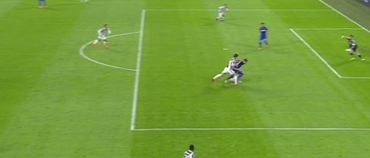 Altro piccolo aiuto per la Juventus, manca un'espulsione a Rugani - 