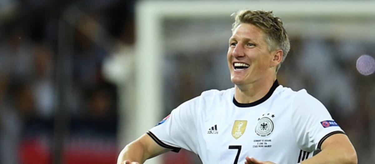 Schweinsteiger prese in giro l'Italia: "Vinceranno il mondiale". I tifosi italiani si vendicano sui social - 