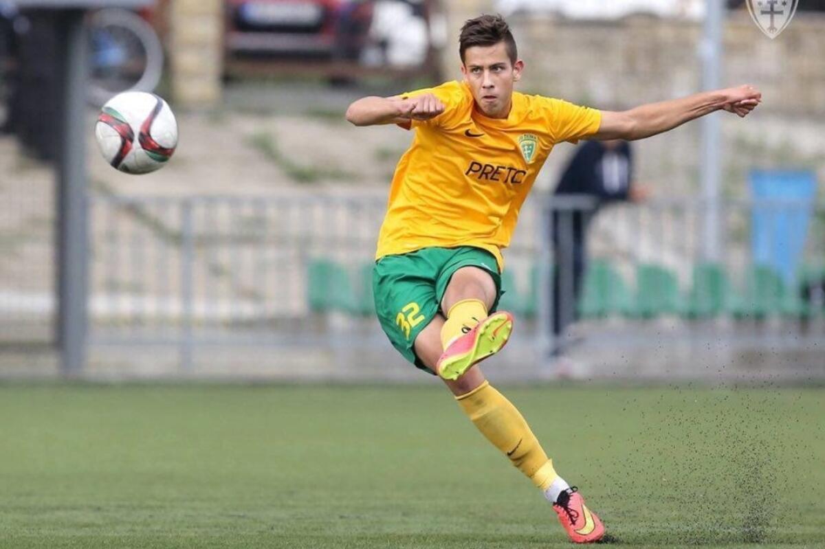 I dettagli dell'acquisto, Hancko viola per 3,5 milioni piu bonus. Può giocare terzino sinistro - 