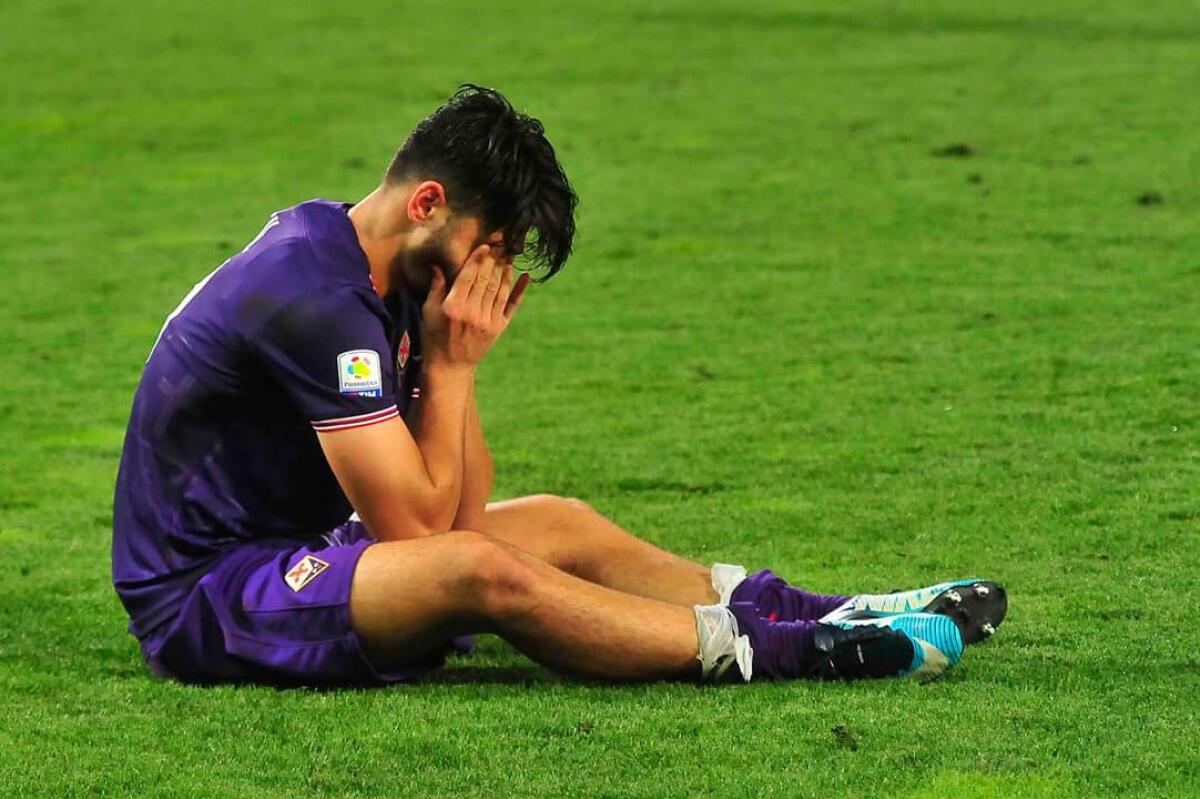 VIDEO, la Fiorentina primavera in lacrime consolata dai tifosi viola "Non ti lasceremo mai da sola" - 