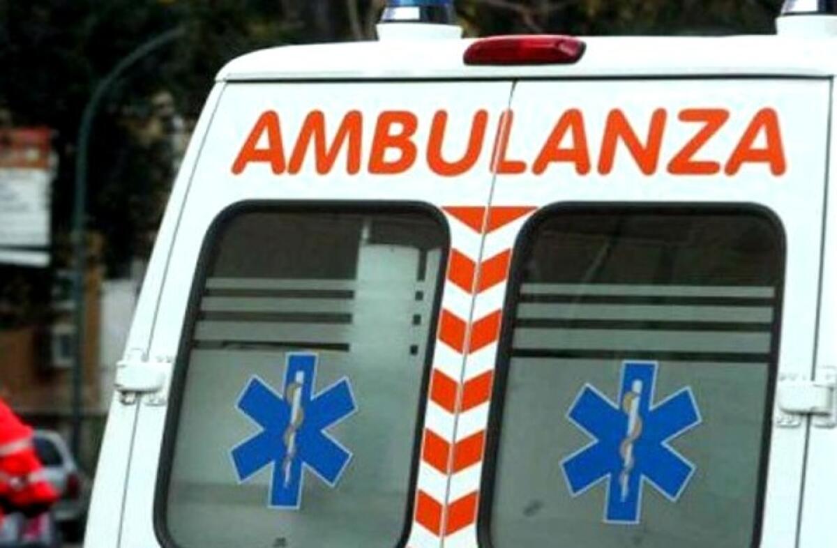 Si ferma il cuore durante il calcetto, 26enne salavato dal defibrillatore - 