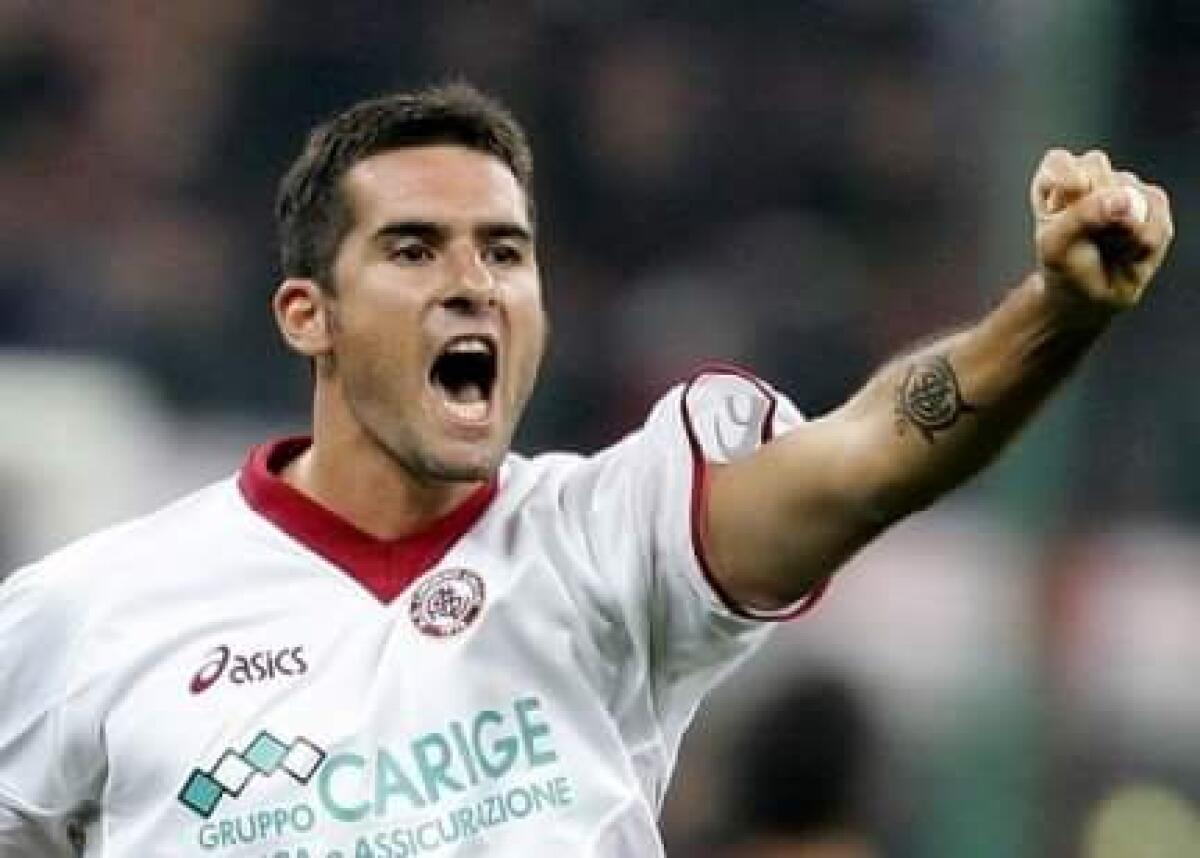 Livorno e lo sfottò dell'estate contro la Juve: annunciano Lucarelli "meglio di Ronaldo" - 