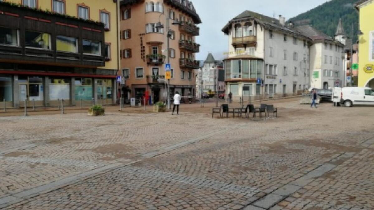 Moena rinasce in una notte e si fa bella per la Fiorentina. Fango ripulito - 