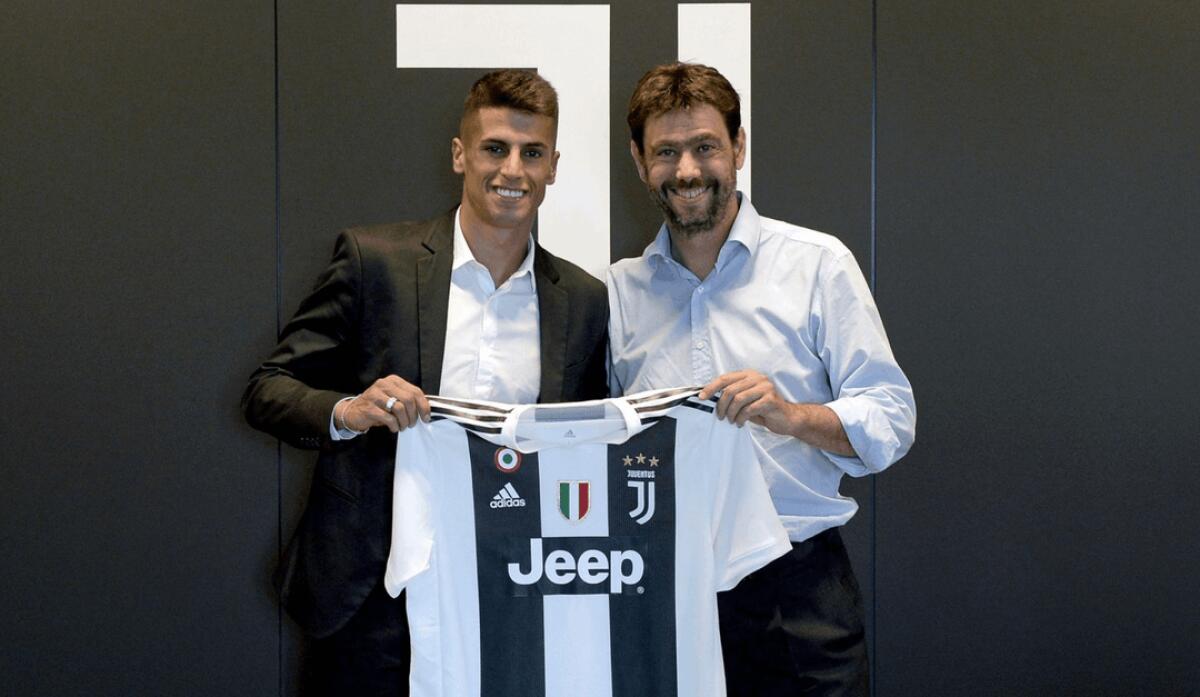 Cancelo prende la maglia n' 20 di Pjaca. Altro indizio per i viola? - 