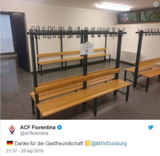 Fiorentina come il Giappone. Pulisce lo spogliatoio e sui social scrive: "Grazie per l'ospitalità"