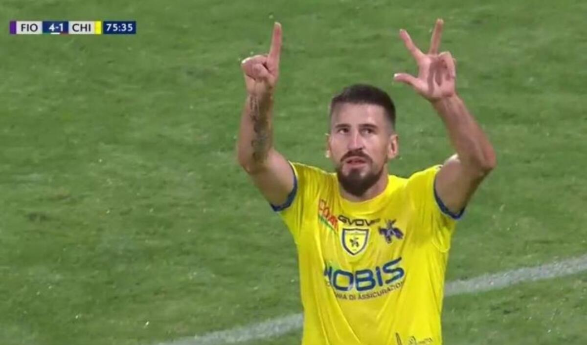 Criticato in campo, ha regalato grande emozione al Franchi. La storia di Tomovic nel nome di Astori - 