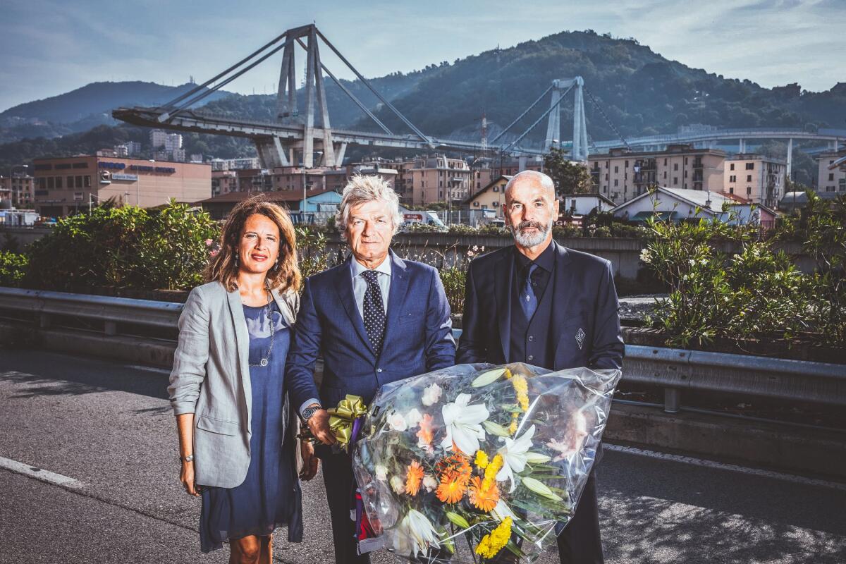 Da Genova: la Fiorentina omaggia le vittime del crollo del Ponte Morandi, le foto... - 
