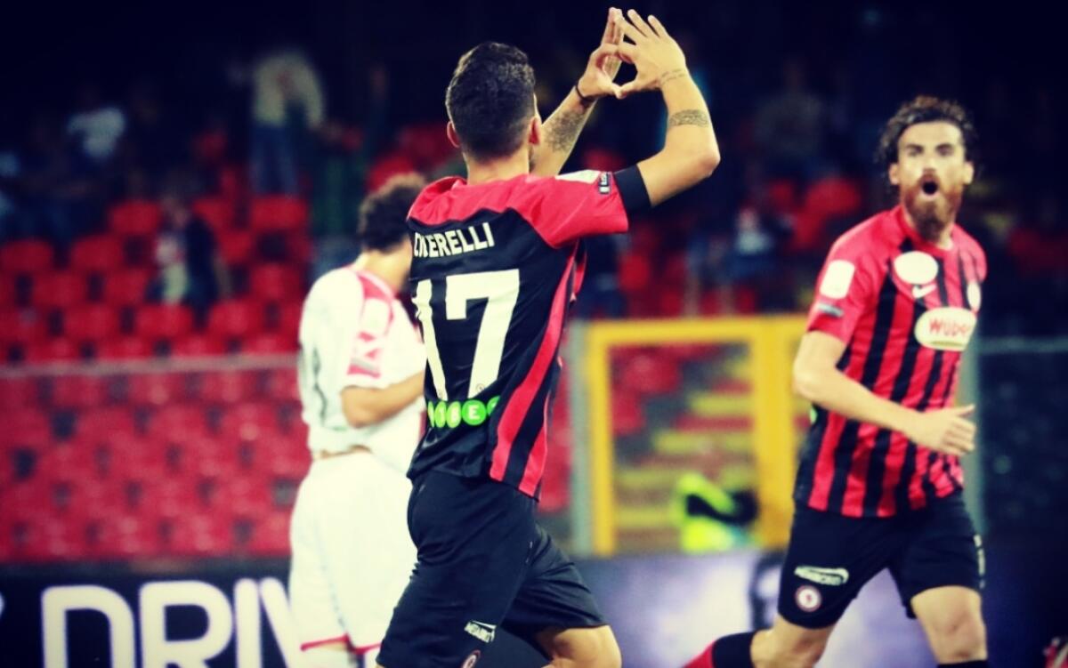 Clamoroso in serie B, il Tar sospende il campionato in attesa di decidere se sarà a 19 o a 22 - 